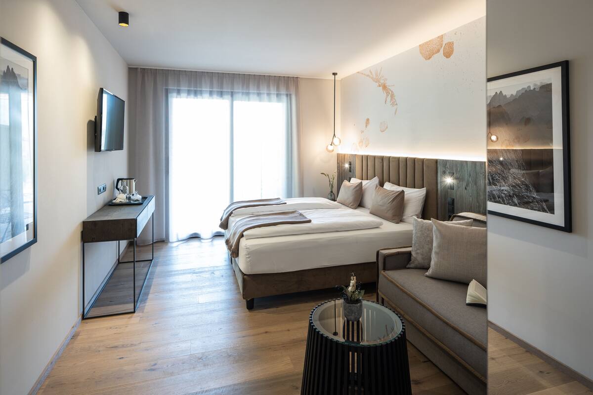 Departamento básico, 2 habitaciones, con acceso para personas discapacitadas, vista a la montaña | Ropa de cama de alta calidad y minibar