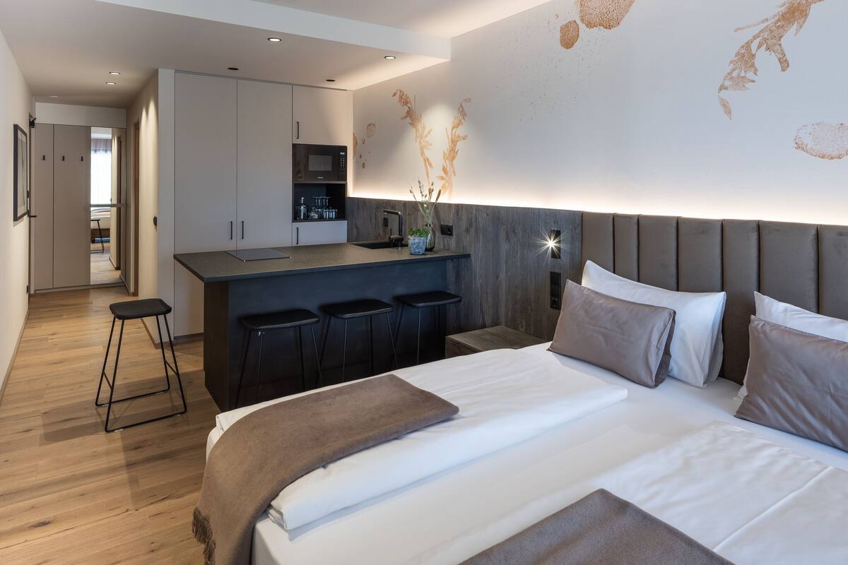Premium bedding, minibar, in-room safe, blackout curtains