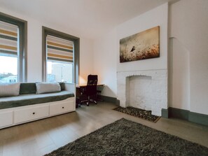 TV, fireplace, offices