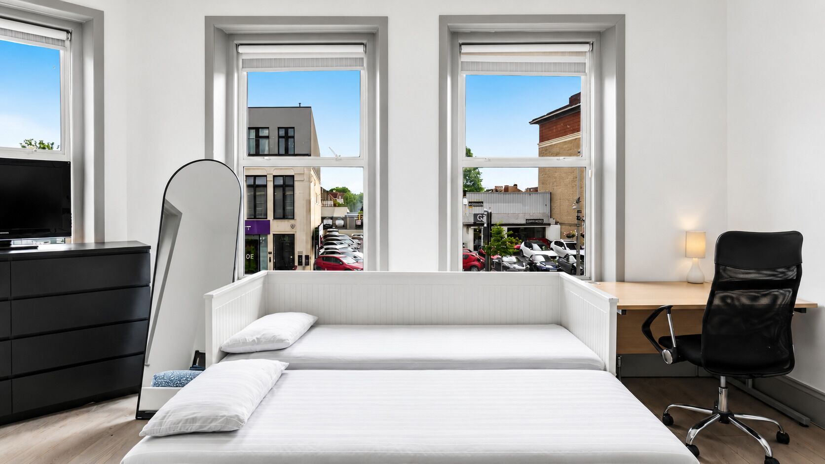 2 bedrooms, desk, iron/ironing board, free WiFi