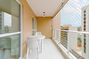 베이직 아파트 | 야외 식당