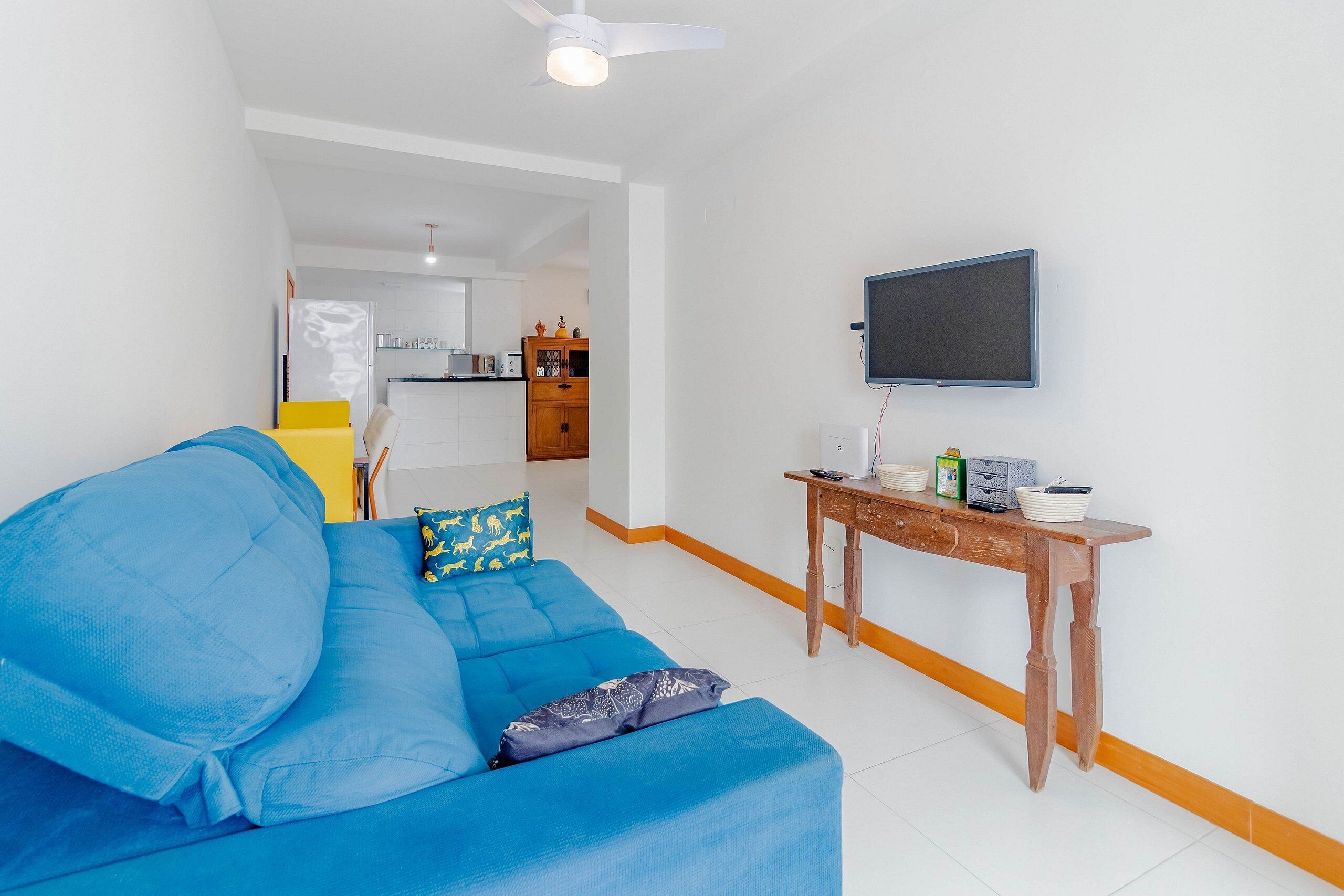 Basic Apartment | Living area