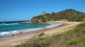 Beach nearby - Bluebell - Walking distance to the beach, suitable for large families, and within minutes drive to a (Nambucca Heads)