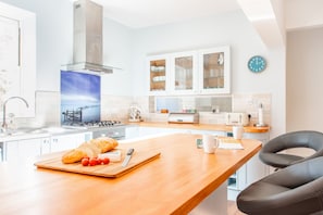 Fridge, dishwasher, electric kettle, toaster