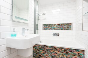 Douche, sèche-cheveux