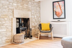 4 habitaciones, decoración personalizada y muebles diferentes 