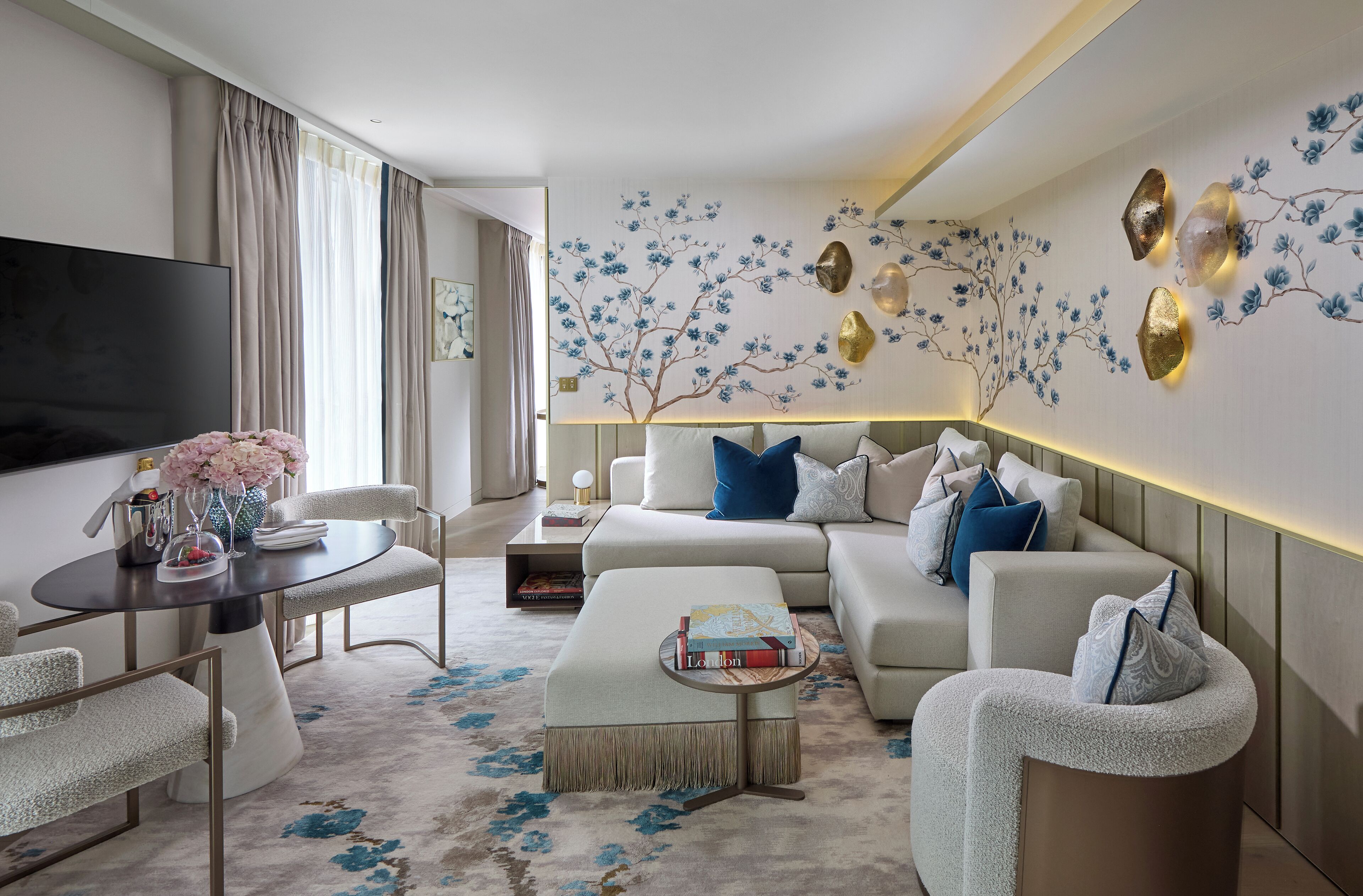 Deluxe Suite (King or Twin)