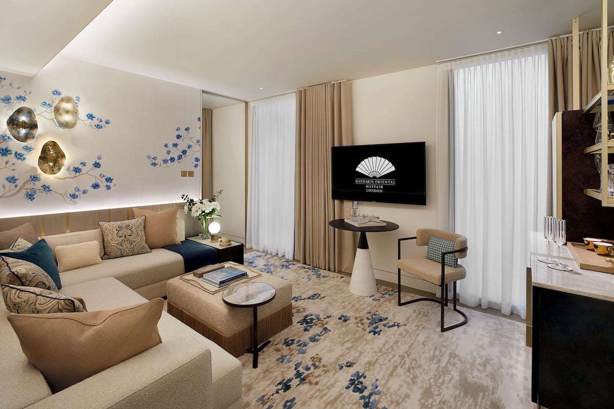 Ropa de cama de alta calidad, colchones con efecto memoria y minibar