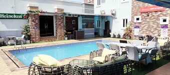 Easton Hill Continental Hotel