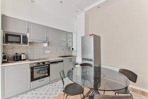 Køleskab, mikrobølgeovn, ovn, opvaskemaskine