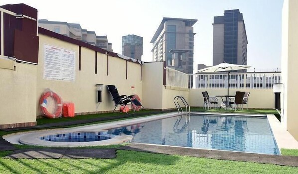 Rooftop pool