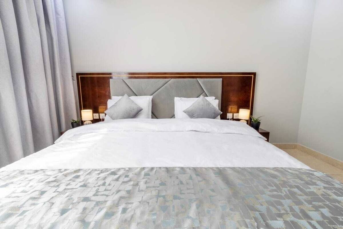 Desk, iron/ironing board (on request), WiFi (free), bed sheets