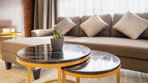 Reception - THE K HOTEL (Dubai)