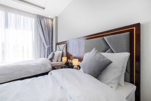 Deluxe-Doppel- oder -Zweibettzimmer | Schreibtisch, Bügeleisen/Bügelbrett, kostenloses WLAN, Bettwäsche