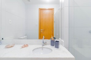 Apartment | Bathroom | Shower