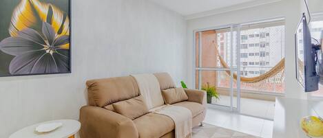 Apartamento | Área de estar | Smart TV 32 polegadas com canais digitais