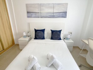 2 bedrooms, iron/ironing board, free WiFi, bed sheets - Playa Paraíso apartment with lovely Mar Menor views (Playa Paraiso)
