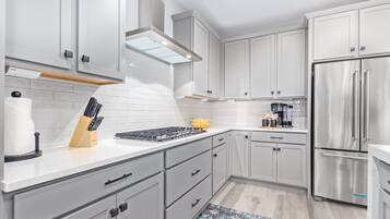 House, 5 Bedrooms | Private kitchen | Fridge, oven, coffee/tea maker, toaster