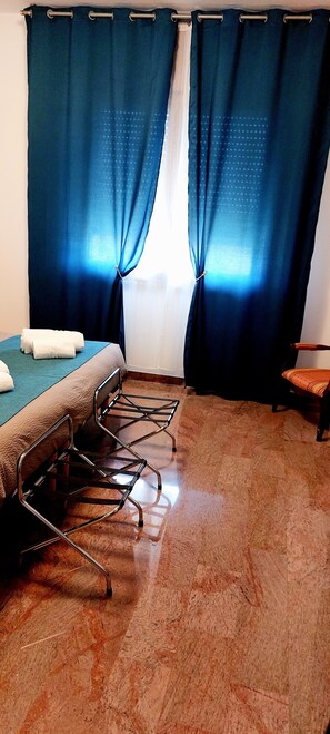 3 Schlafzimmer, Schreibtisch, kostenloses WLAN, Bettwäsche