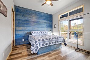 5 bedrooms, travel cot, free WiFi, bed sheets