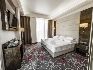 1 bedroom, in-room safe, blackout curtains, iron/ironing board - Grand Hotel Suhum (Sokhumi)