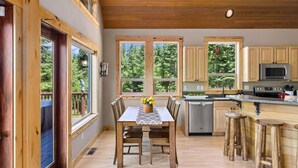 Rumah, Beberapa Tempat Tidur | Dapur pribadi