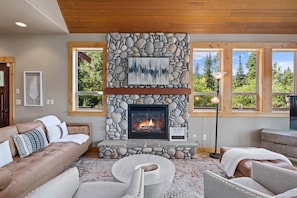 Interior - Luxury Mountain Cabin, Cle Elum, Washington State (Cle Elum)
