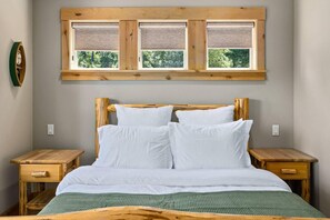 House, Multiple Beds | 3 bedrooms, iron/ironing board, free WiFi, bed sheets - Luxury Mountain Cabin, Cle Elum, Washington State (Cle Elum)
