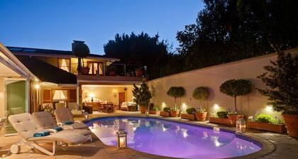 Lemon Cottage 2 Beds 2 Bath both on Suite Sleep 4 overlooking Solar Heated Pool.