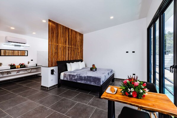 Dining - One of a kind king studio w/kitchen+pool (Tamarindo)