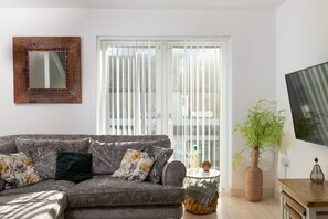 Smart TV, video games