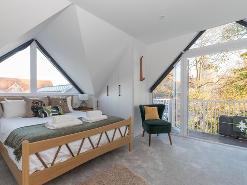 Radiant Penthouse on the Banks of the Thames - Pass the Keys