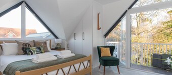 Radiant Penthouse on the Banks of the Thames - Pass the Keys