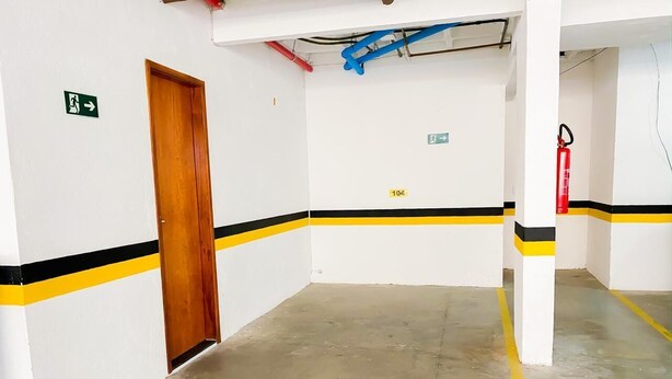 Gambar tidak terklasifikasi, 1 dari 8, tombol