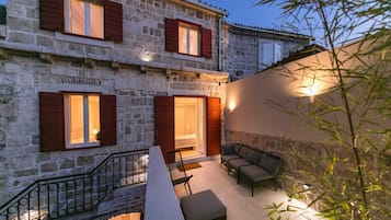 Villa (Five Bedroom Villa with Terrace) | Terrasse/Patio