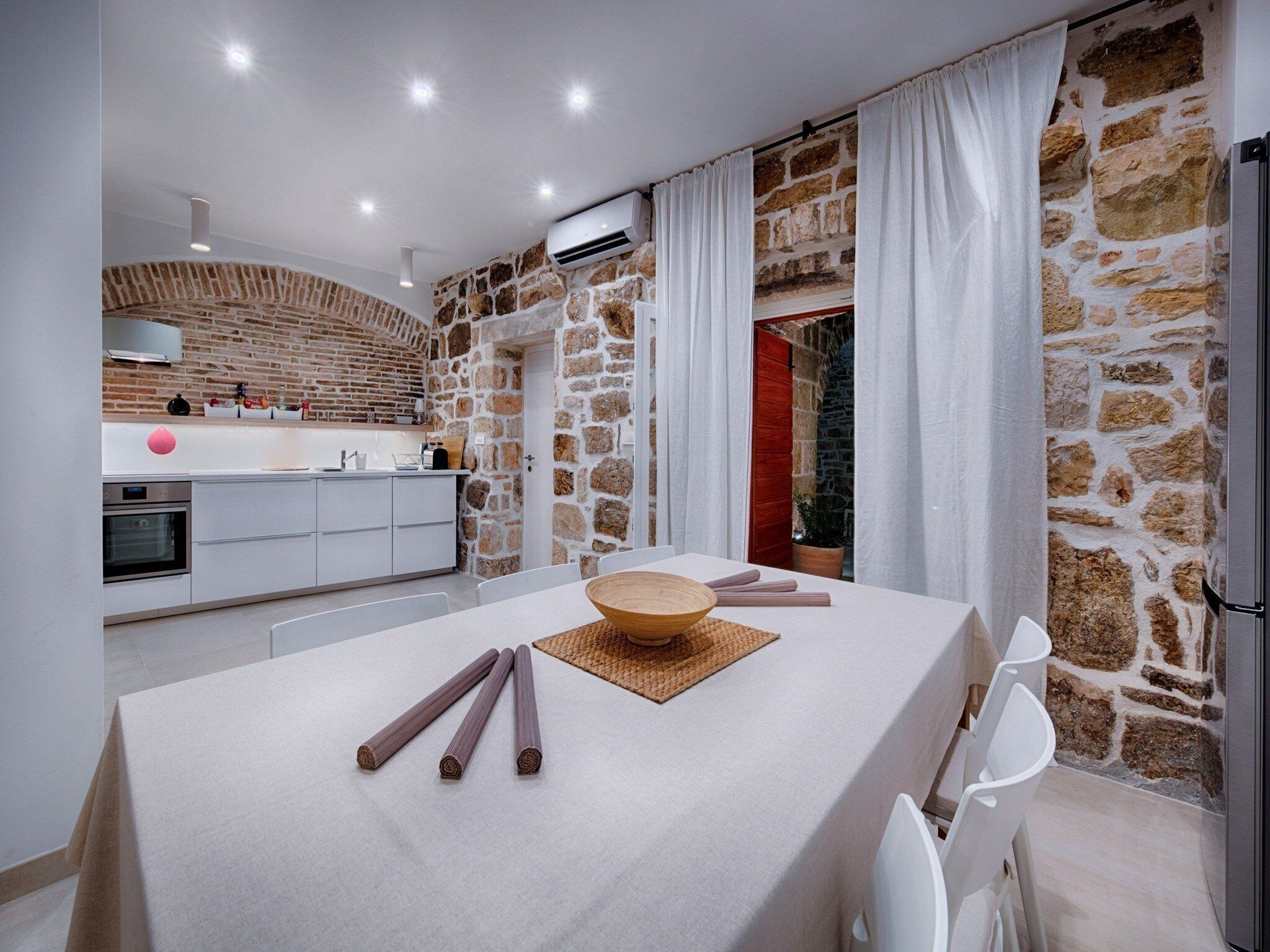 Villa (Five Bedroom Villa with Terrace) | Spisestue