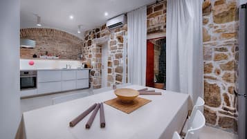 Villa (Five Bedroom Villa with Terrace) | Spisestue