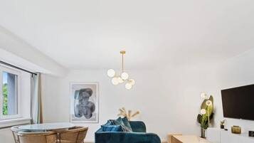 Een televisie en een kantoor