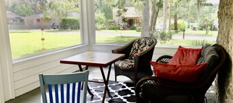 4BR/2BA Southern Porch Living - Pet Friendly!