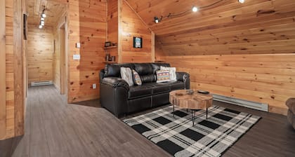Loft In the Pines, On Snowmobile Trail