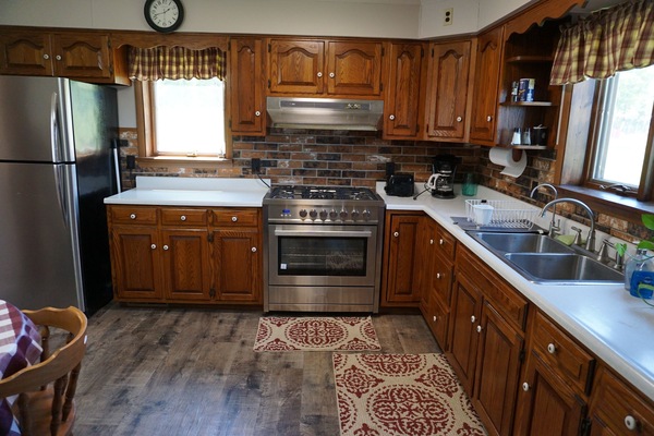 Frigorifero, microonde, forno, piano cottura