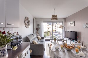 TV, DVD player, stereo