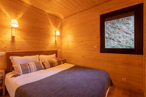 2 bedrooms, iron/ironing board - Adret - Two Bedroom Apartment, Sleeps 4 (Les Angles)