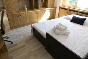 3 habitaciones, tabla de planchar con plancha y wifi gratis 