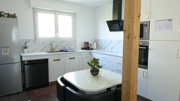 Fridge, microwave, oven, dishwasher