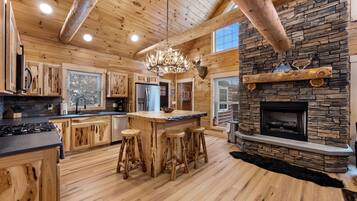 雪櫃、微波爐、焗爐、爐具