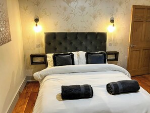 3 bedrooms, WiFi, bed sheets