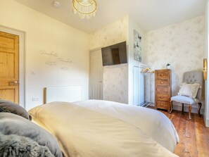 3 bedrooms, WiFi, bed sheets