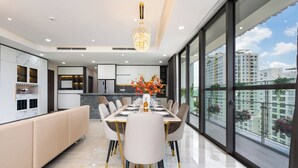 Ảnh chưa phân loại, 3 trong số 35 ảnh, nút