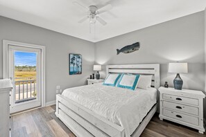4 habitaciones, tabla de planchar con plancha y cuna de viaje 